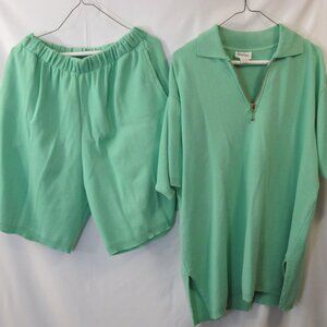 Neiman Marcus knit two piece green short and top set   XL